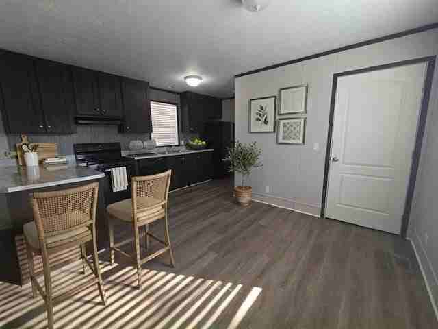 580 Banding Ln #580 - Photo 2 of 7