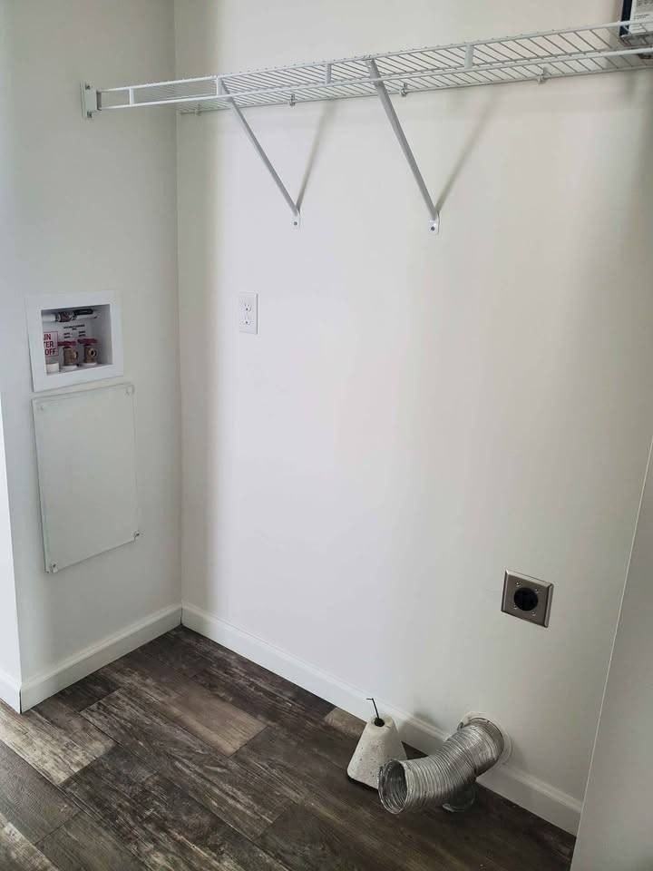 413 Rhett Ln - Photo 2 of 5