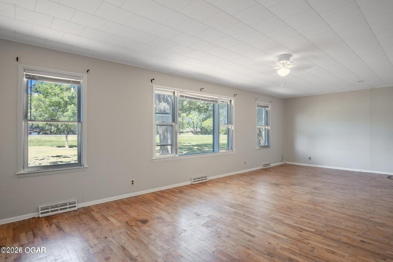 4805 Highway 43 - Photo 2 of 17