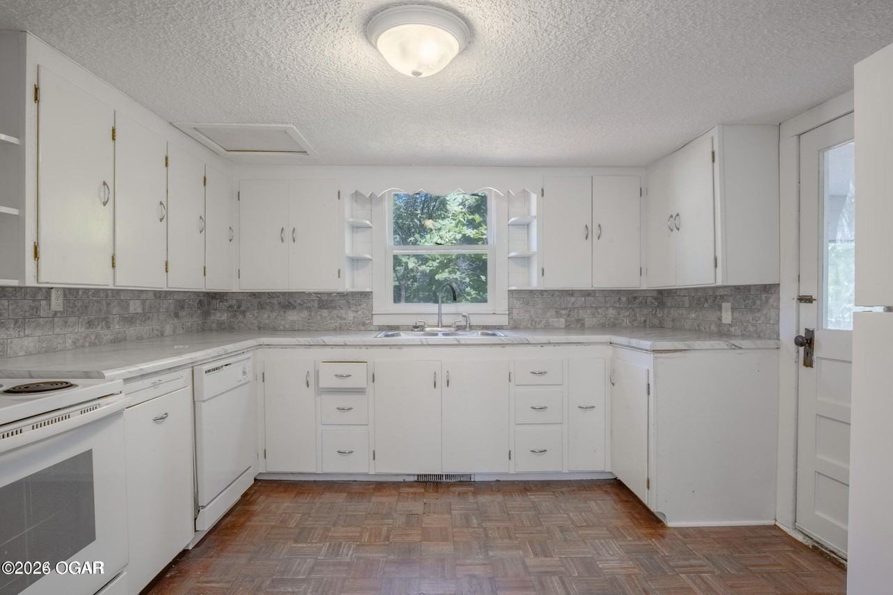 4805 Highway 43 - Photo 7 of 17