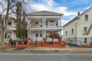 featured image of 711 Academy Ave ##2