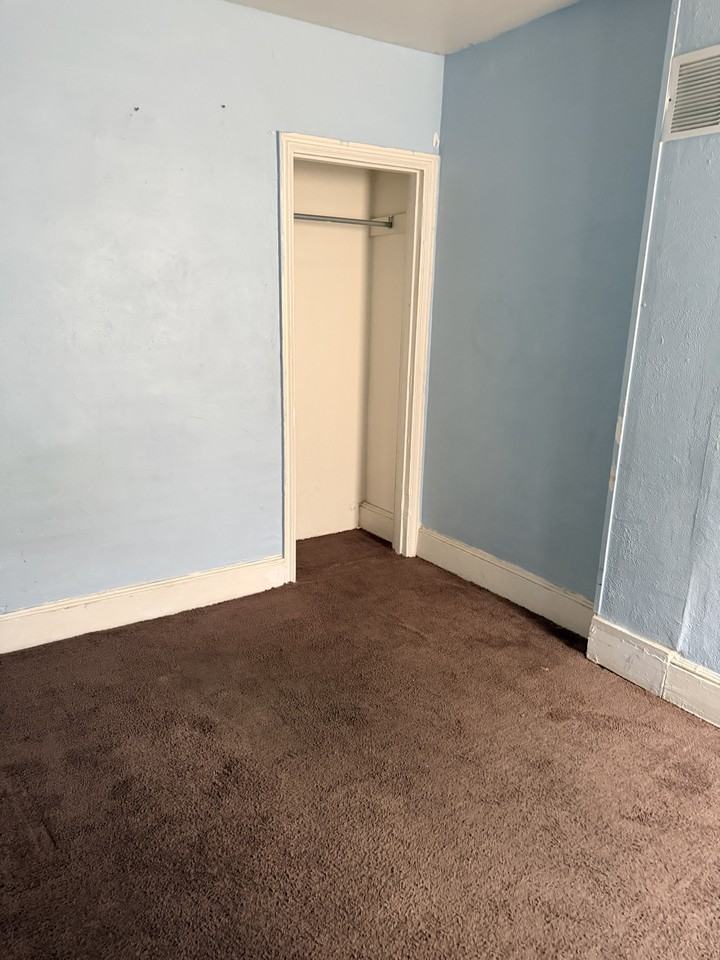 1813 W 3rd St #1 - Photo 4 of 7