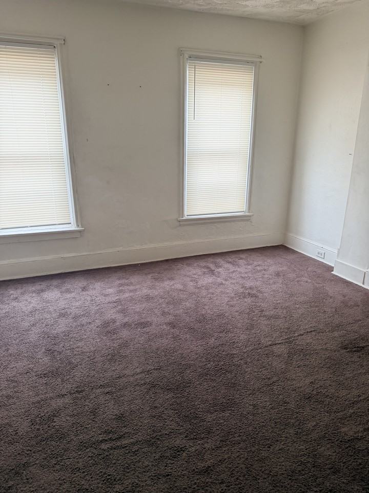 1813 W 3rd St #1 - Photo 5 of 7