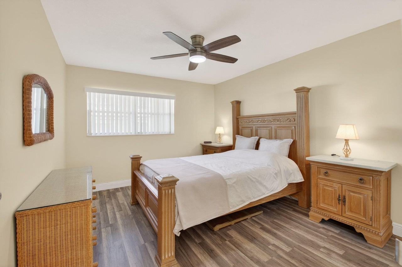 205 Flanders E - Photo 7 of 37