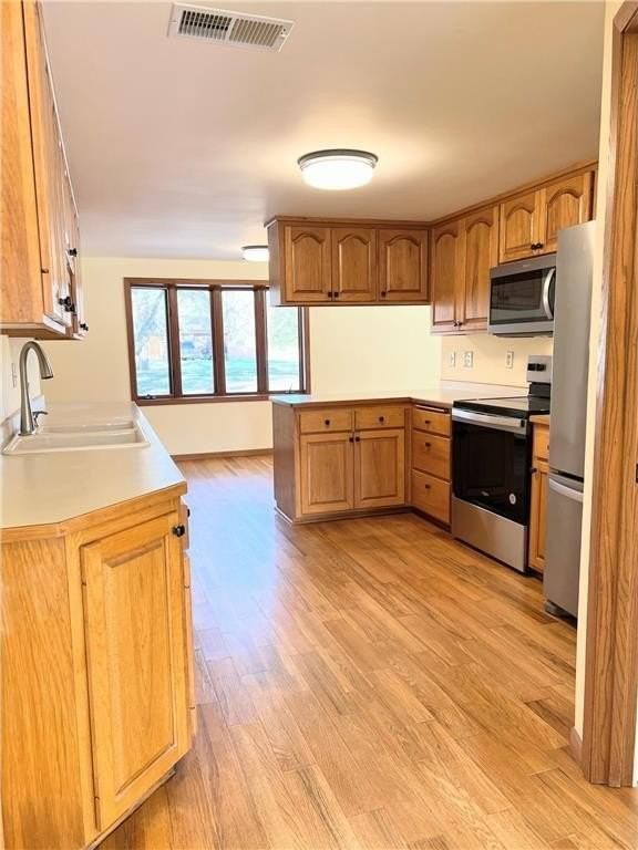 1670 Stillwater St - Photo 3 of 32