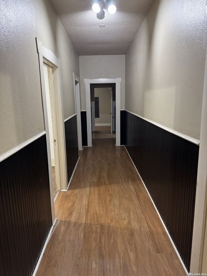 1921 Perez St - Photo 2 of 12