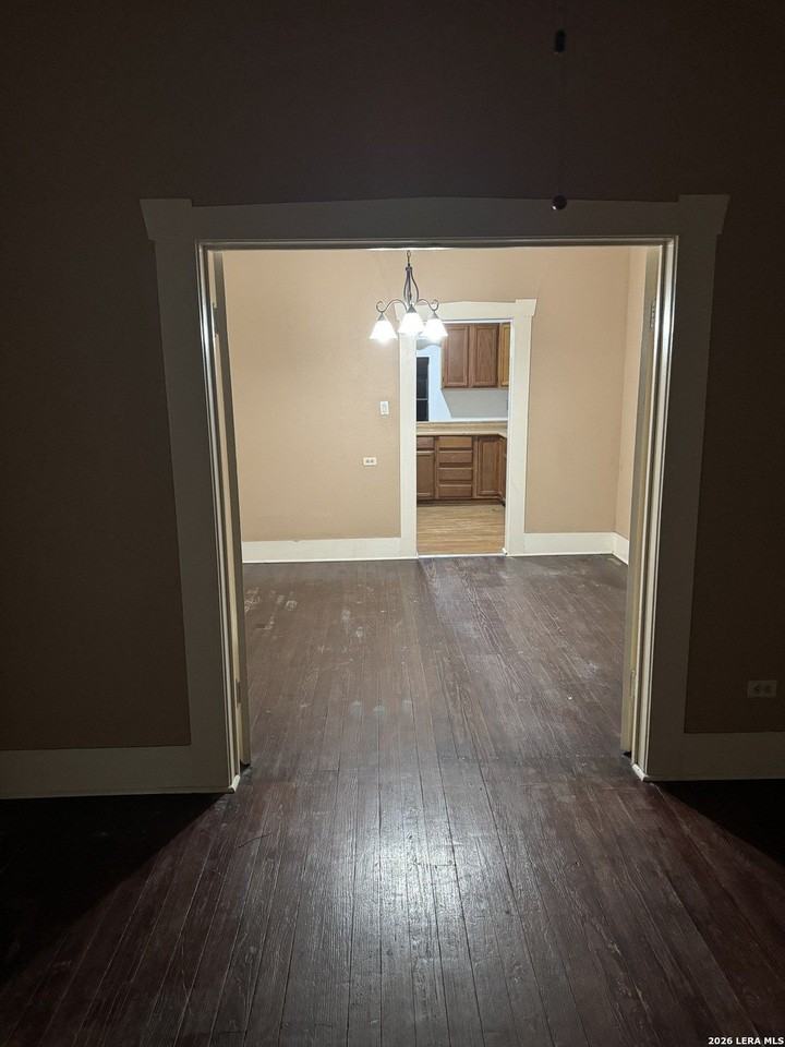 1921 Perez St - Photo 5 of 12