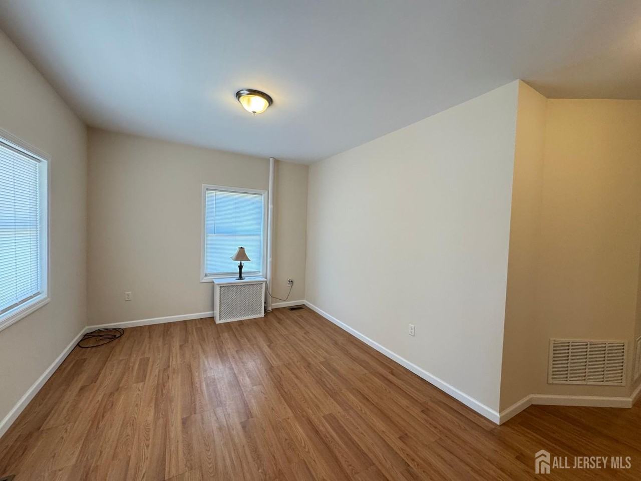 154 George St - Photo 4 of 13