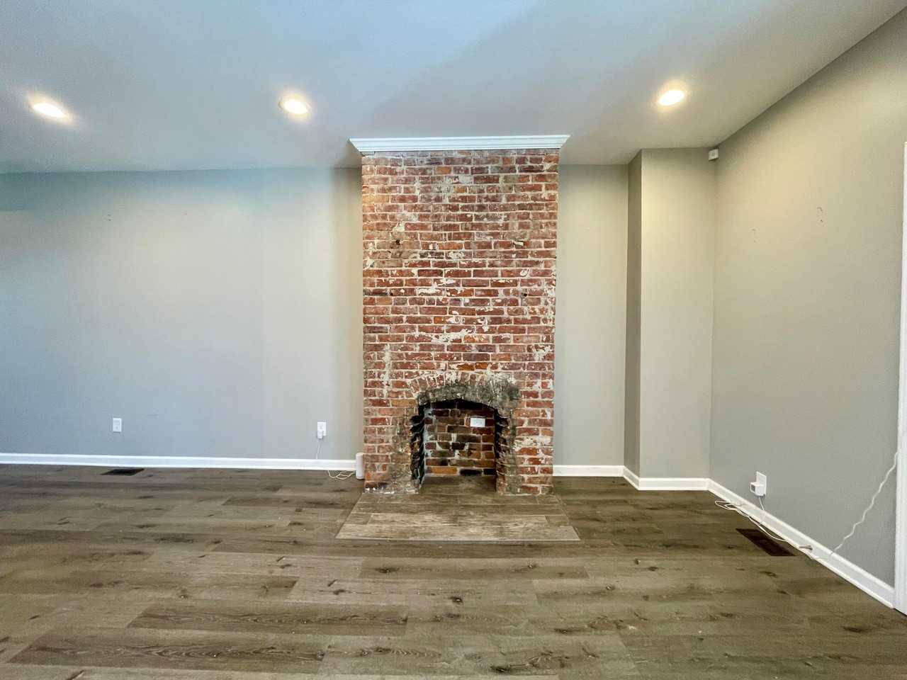 240 S Princeton Ave - Photo 4 of 15