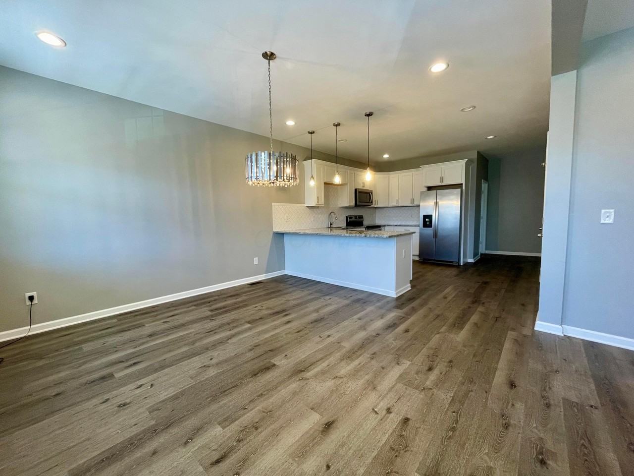 240 S Princeton Ave - Photo 5 of 15