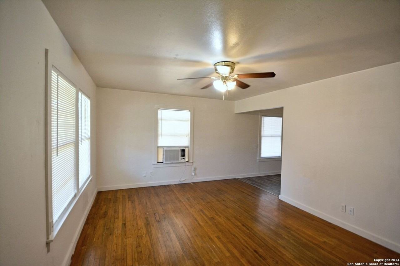 303 E Faust St - Photo 6 of 21
