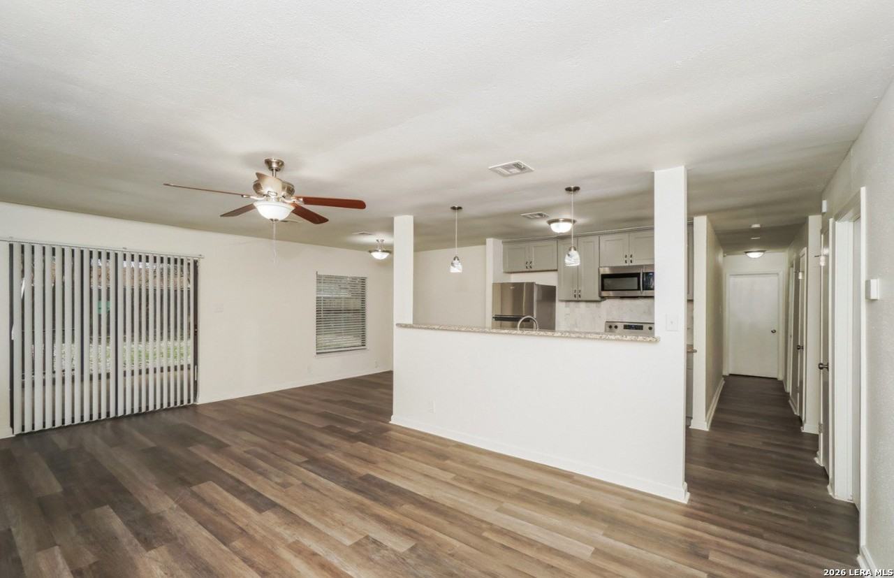 1054 Honeytree St - Photo 4 of 19