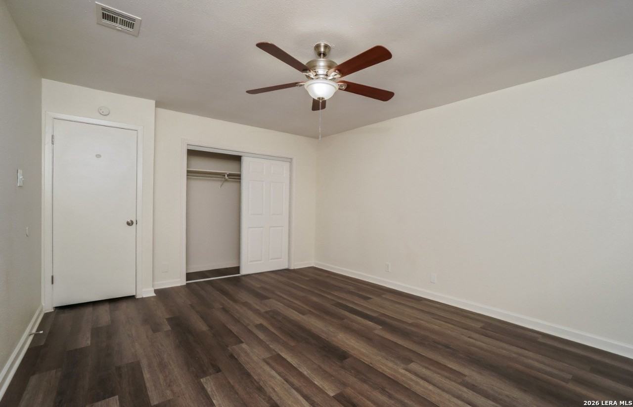 1054 Honeytree St - Photo 6 of 19