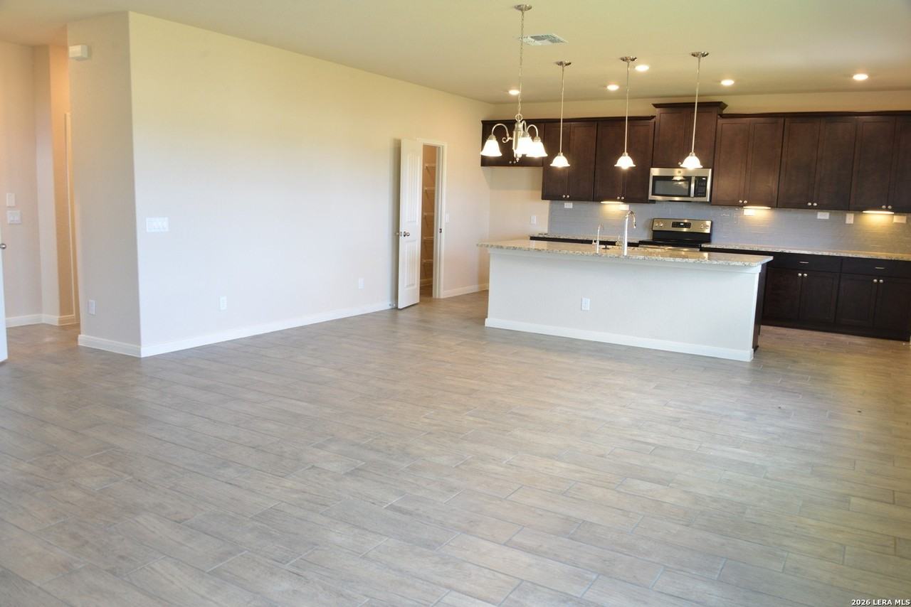 741 Farmers Dell - Photo 7 of 20