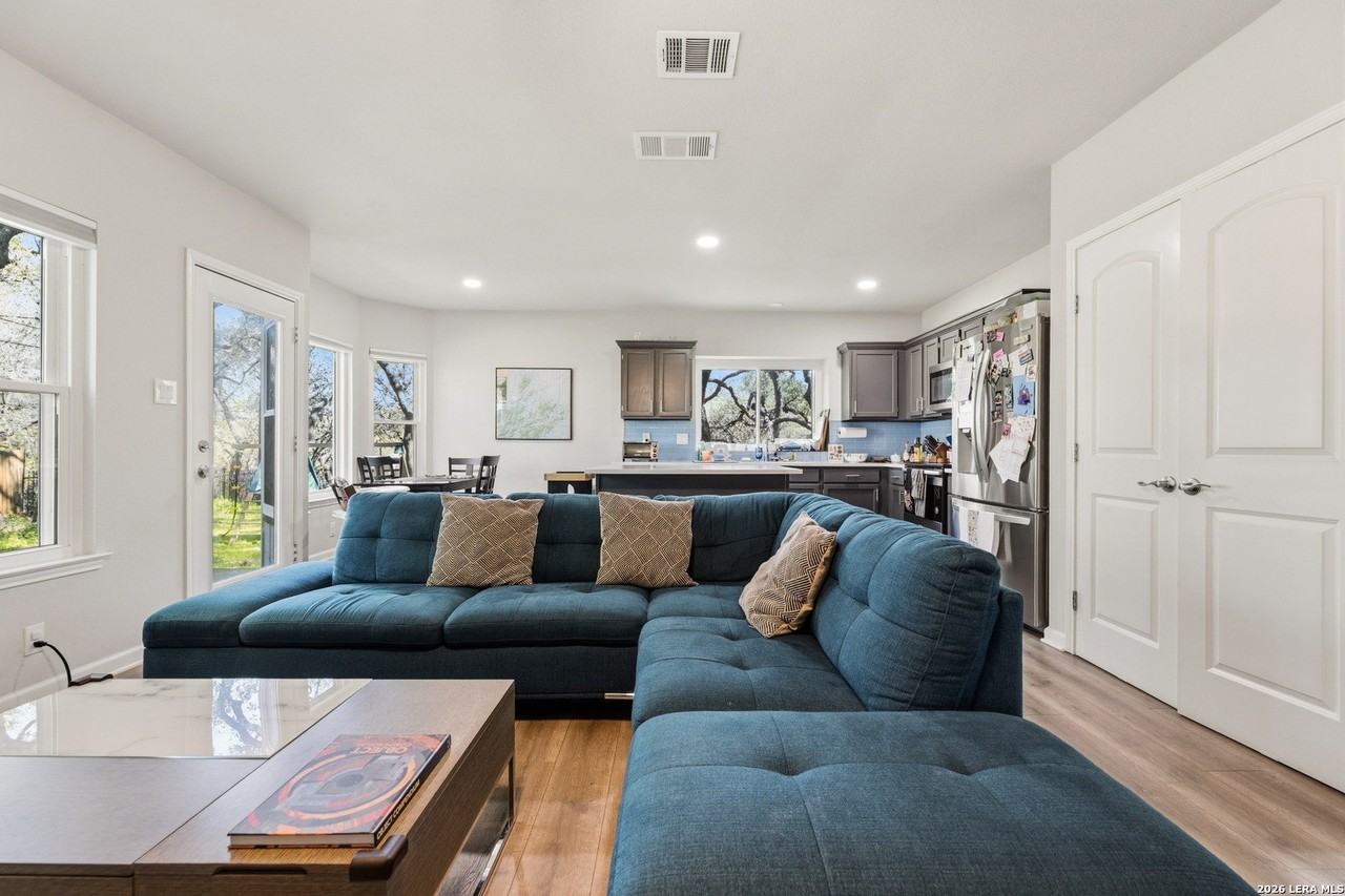 2607 Sky Dale Dr - Photo 5 of 30