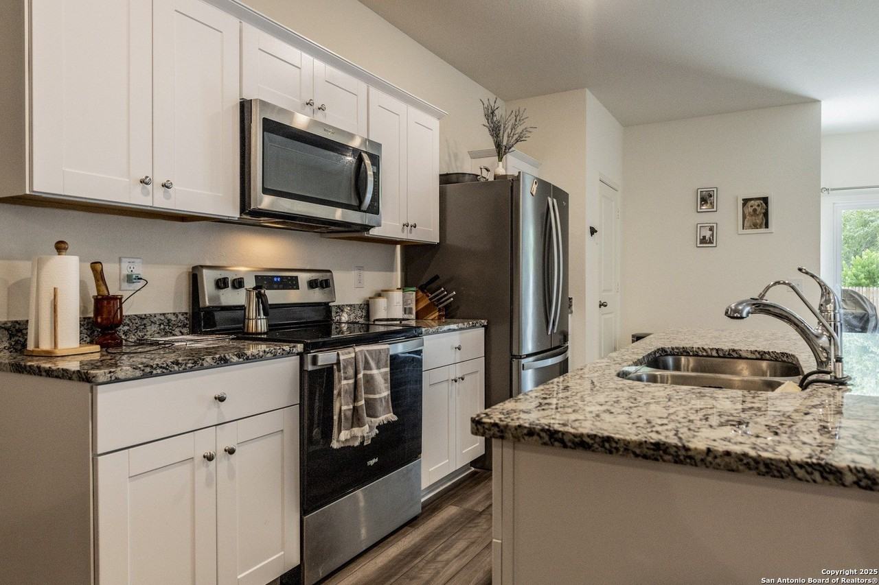 5612 Pearl Mdw - Photo 7 of 23