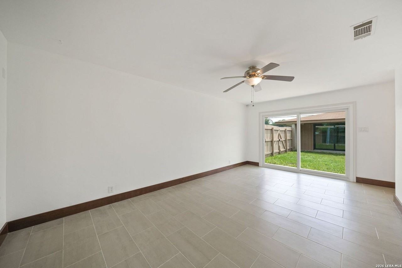 8390 N Verde Dr Unit 2 - Photo 3 of 13