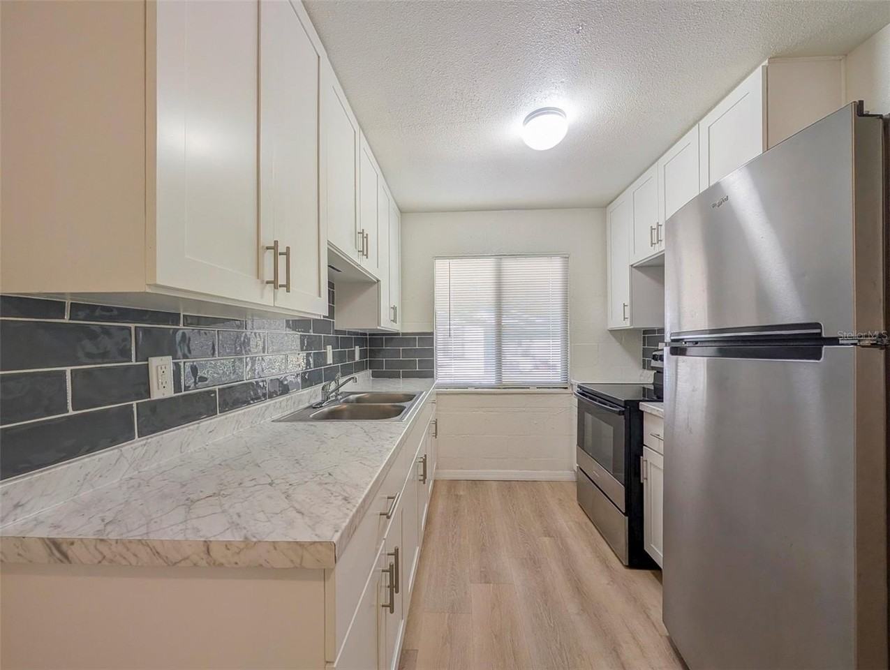 2422 11th St W - Photo 4 of 21