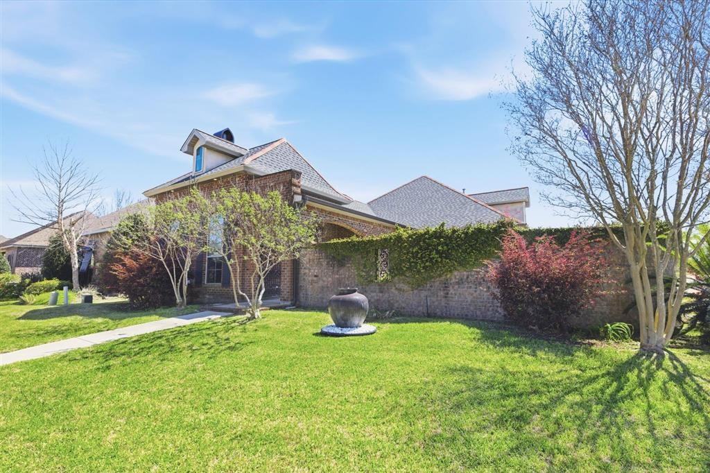 1549 Lacadie Dr - Photo 2 of 20