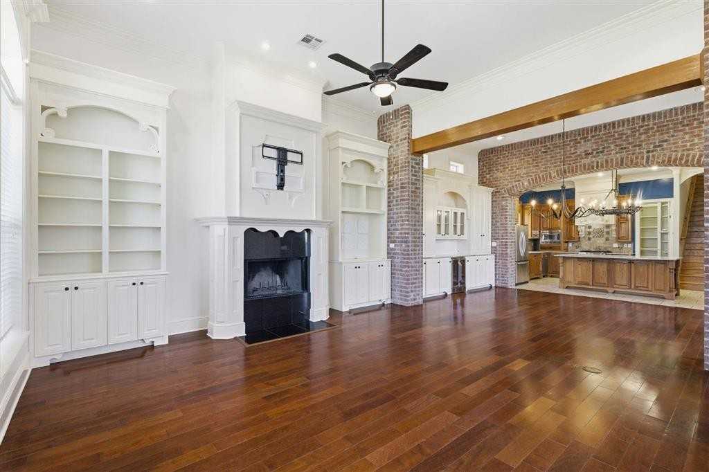 1549 Lacadie Dr - Photo 4 of 20