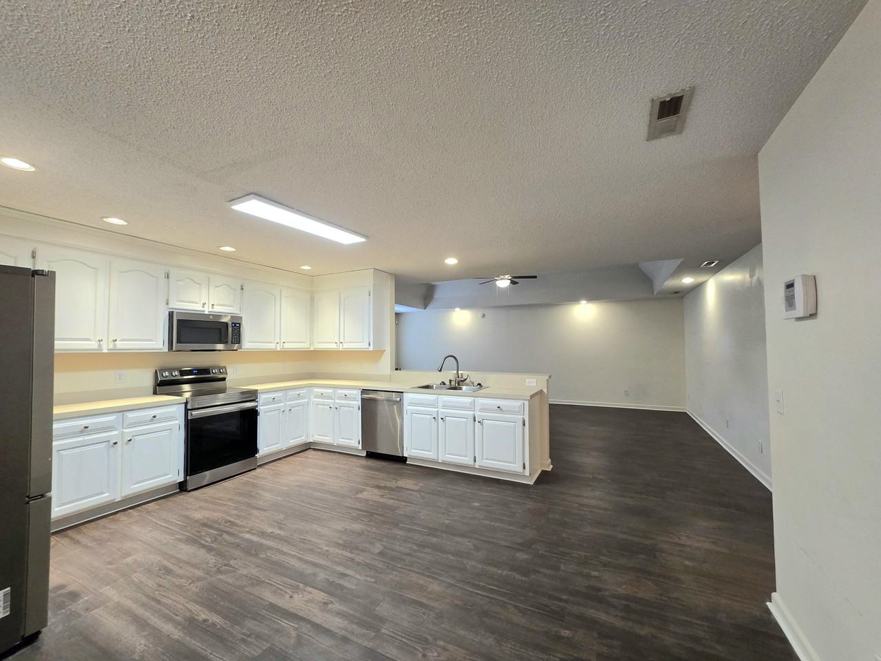 3682 Beacon Dr - Photo 3 of 26