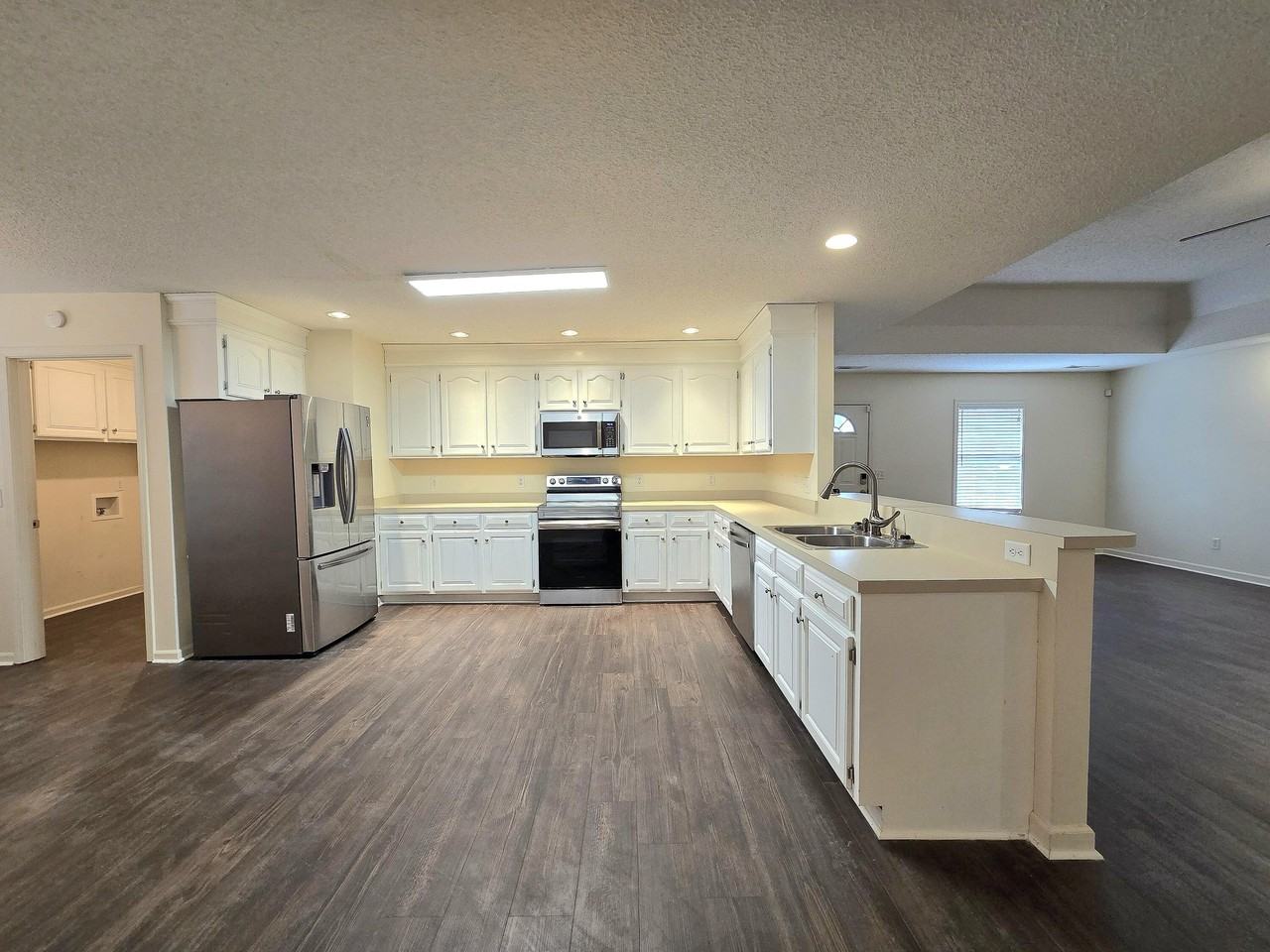 3682 Beacon Dr - Photo 4 of 26