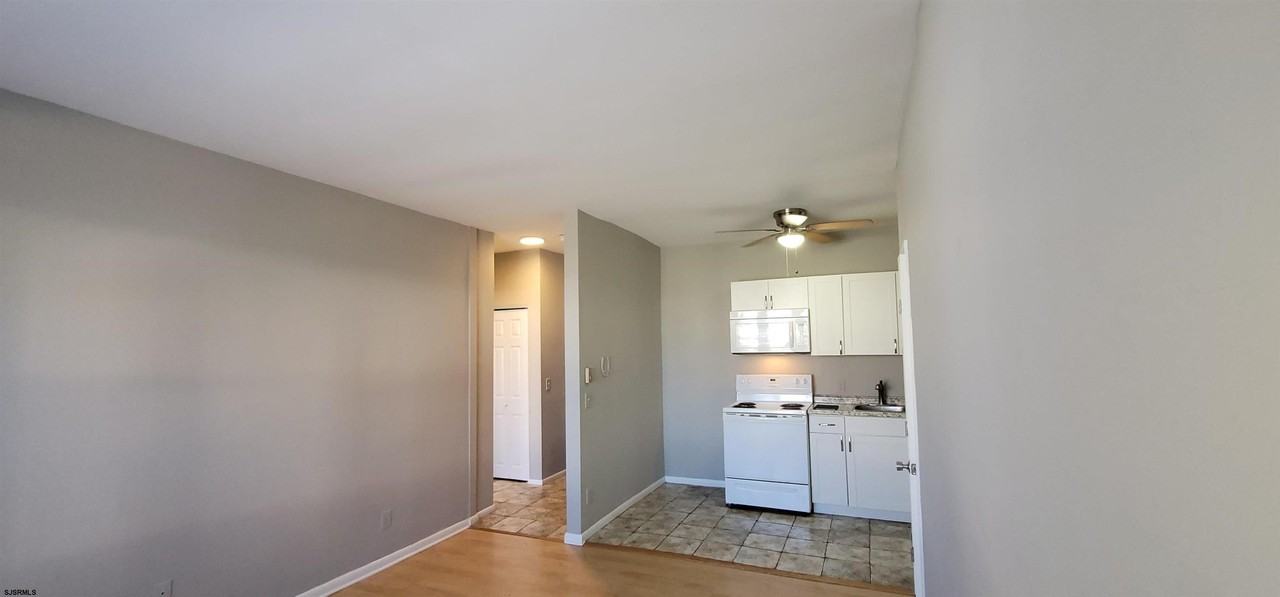 3801 Atlantic Ave - Photo 5 of 31