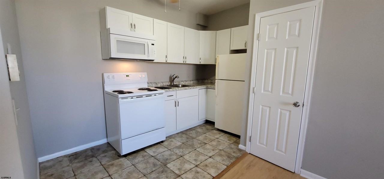 3801 Atlantic Ave - Photo 7 of 31