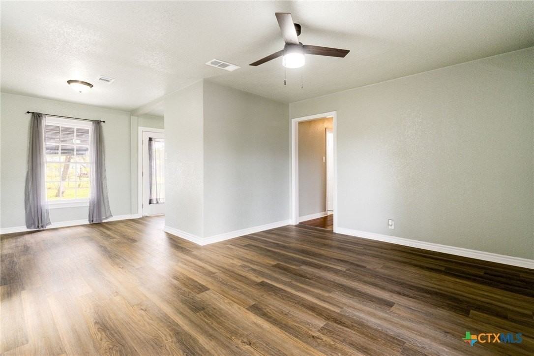 1108 Stewart St - Photo 4 of 14