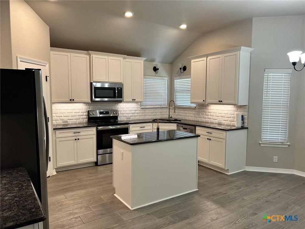 620 Holstein Dr - Photo 7 of 16