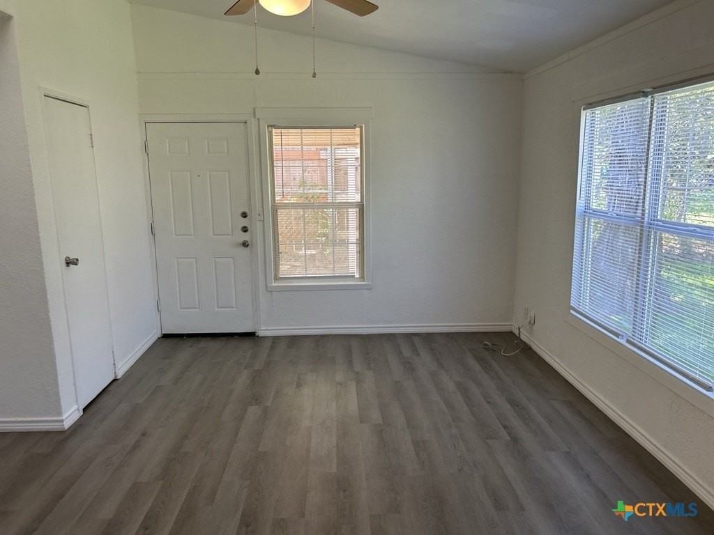 905 Evergreen Dr - Photo 3 of 15