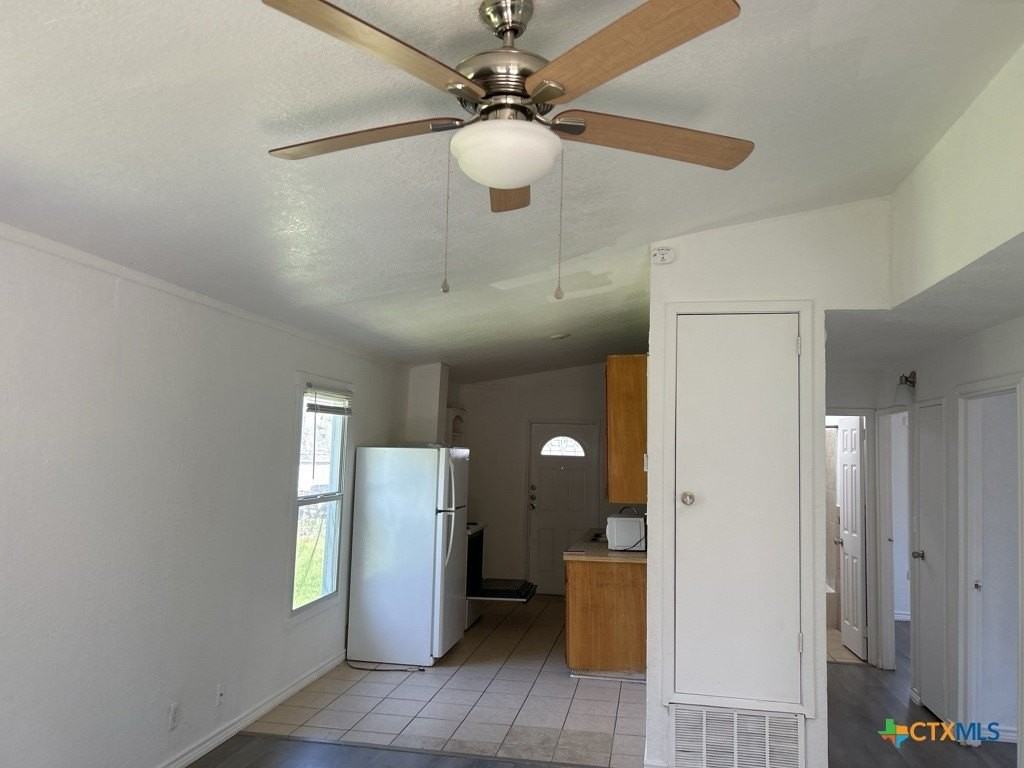 905 Evergreen Dr - Photo 4 of 15