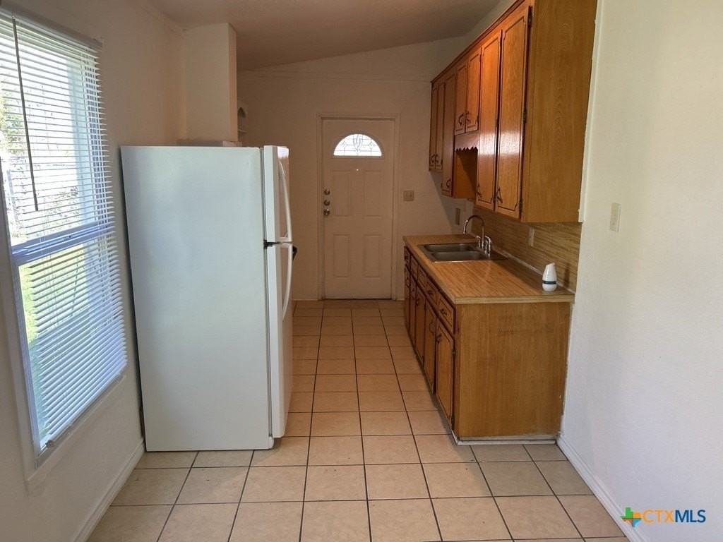 905 Evergreen Dr - Photo 5 of 15