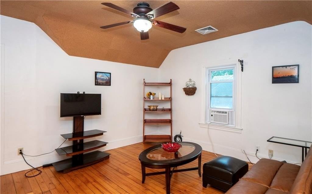 12 Belair Ave Unit 3 - Photo 3 of 21