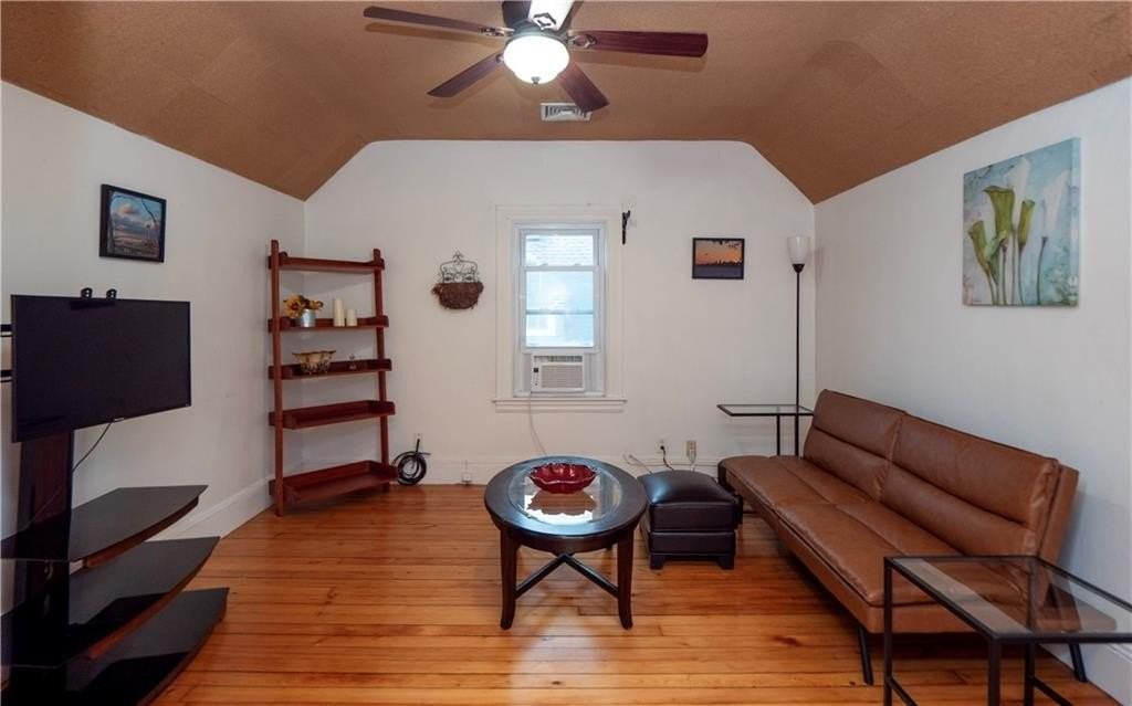 12 Belair Ave Unit 3 - Photo 4 of 21