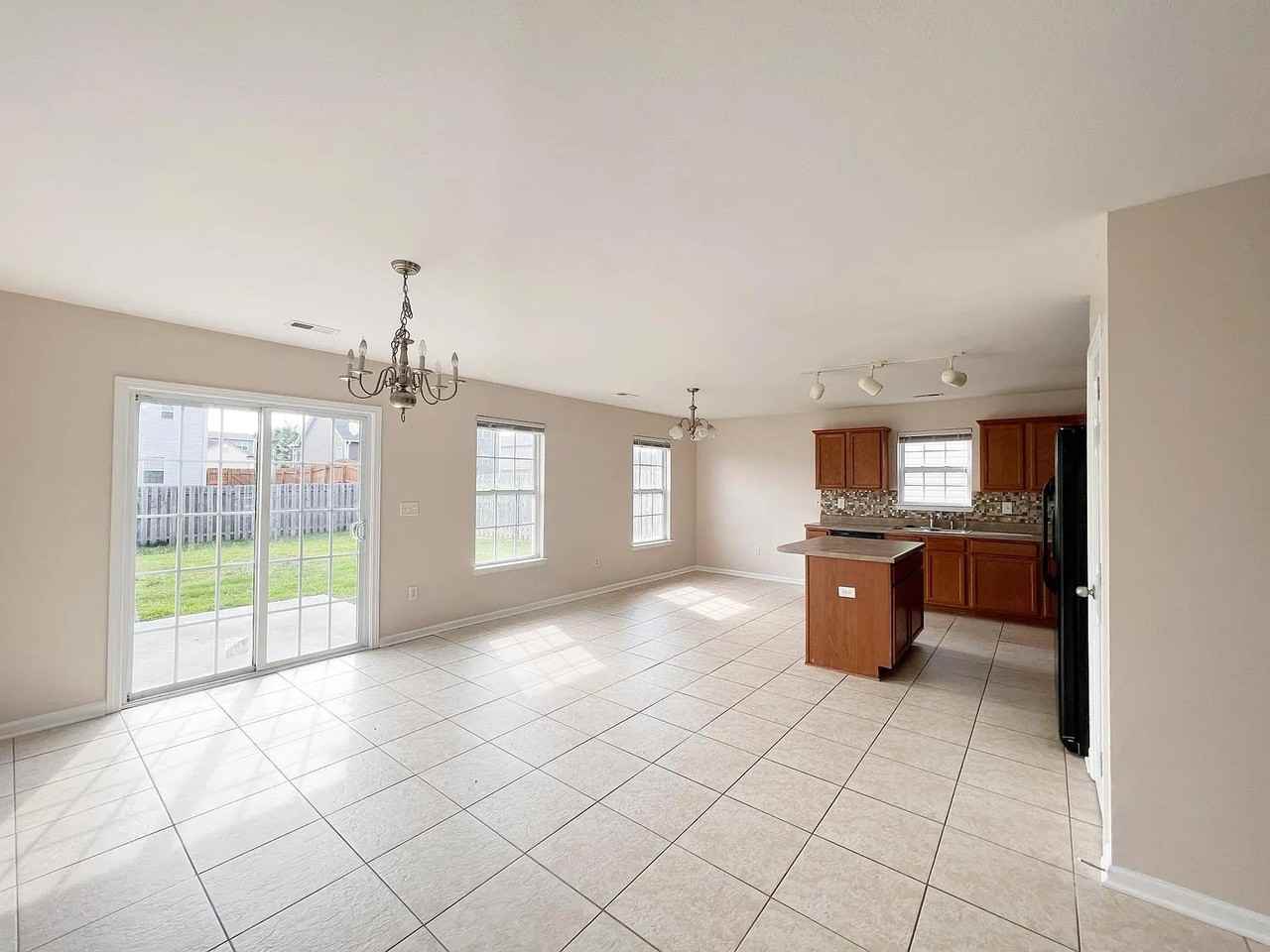 616 Fountainbrook Ln #1 - Photo 7 of 49