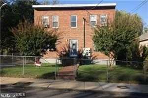 featured image of 1014 48th Pl Ne Apt 4 #Apt 4