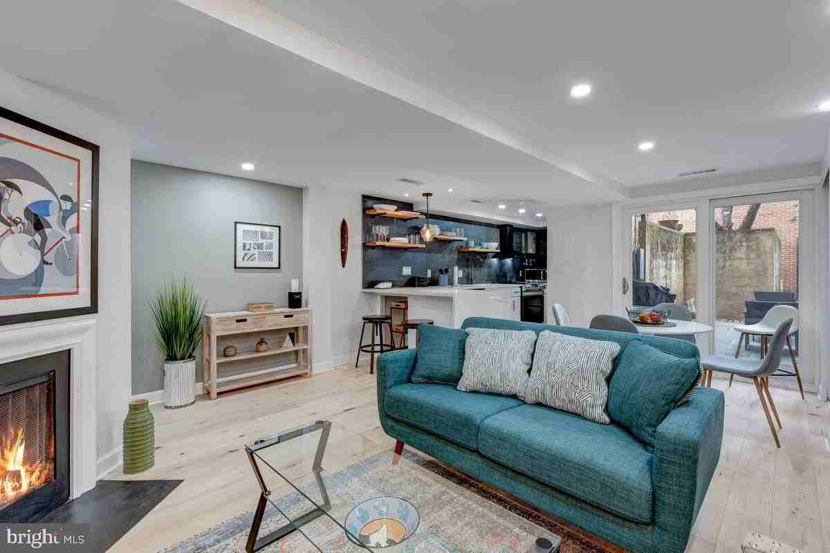 1408 21st St Nw Apt A - Photo 7 of 17