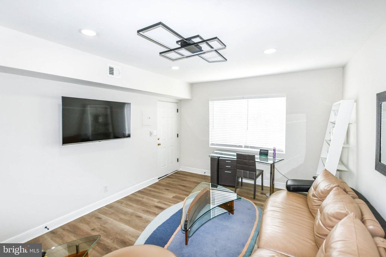 554 Newcomb St Se Apt 4 - Photo 6 of 20