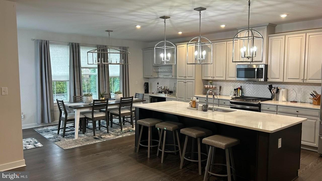 603 Spring Hollow Dr - Photo 4 of 21