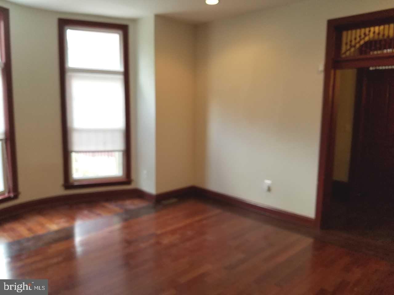 804 Hollins St Apt 1 - Photo 4 of 12