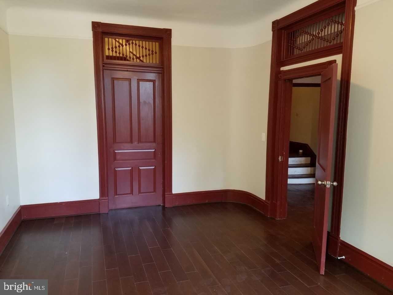 804 Hollins St Apt 1 - Photo 6 of 12