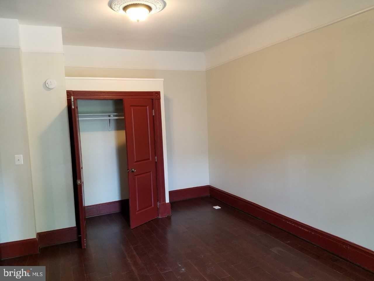 804 Hollins St Apt 1 - Photo 7 of 12