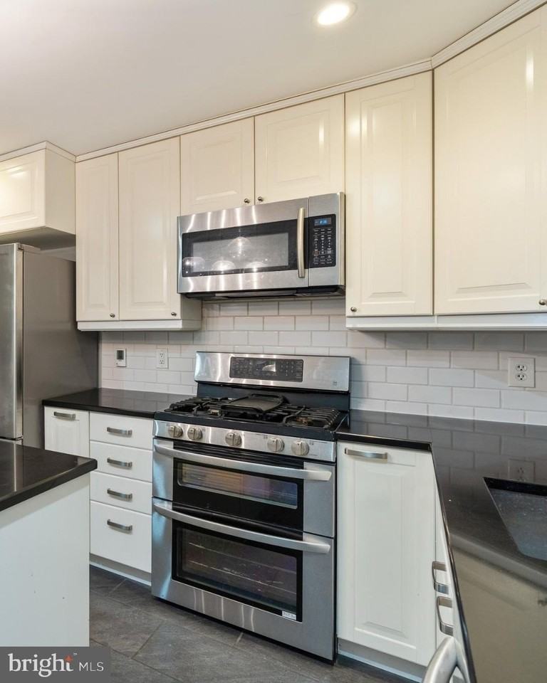 411 Folsom St - Photo 2 of 23