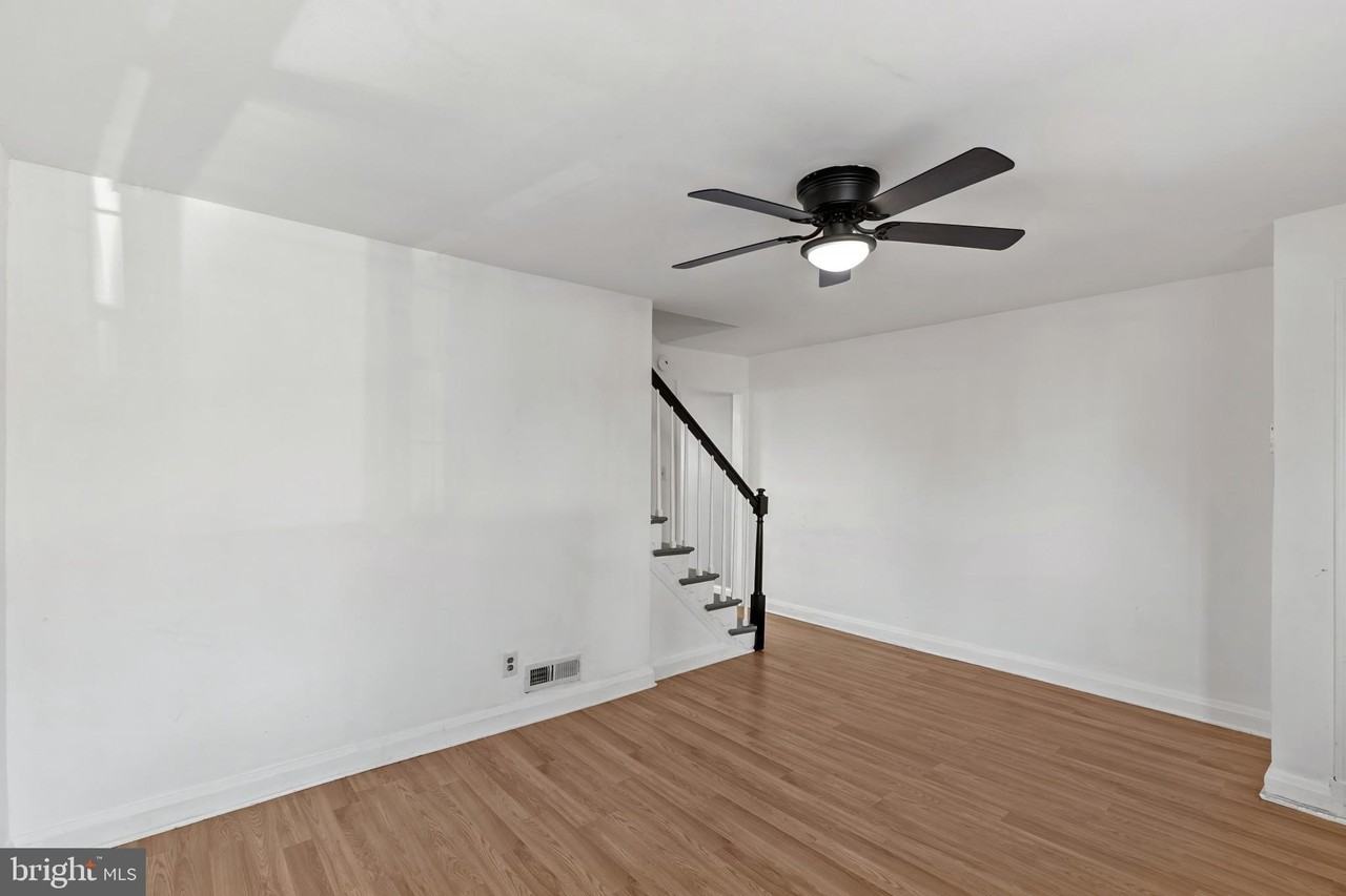 749 S Woodington Rd - Photo 4 of 18