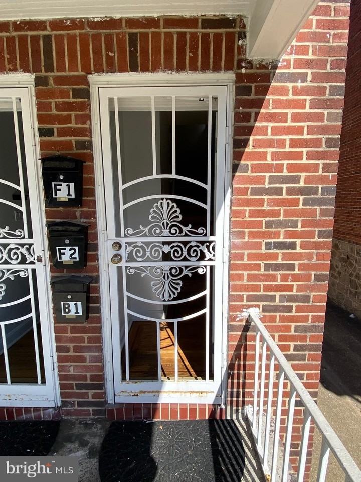 2320 Anoka Ave - Photo 3 of 20