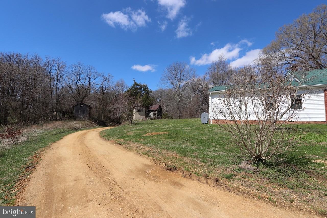 9540 Greenfield Rd - Photo 2 of 37