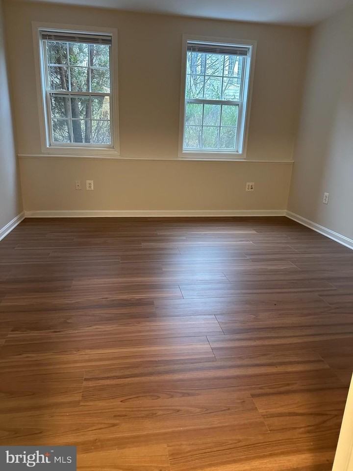 3611 Sprigg St S - Photo 6 of 42