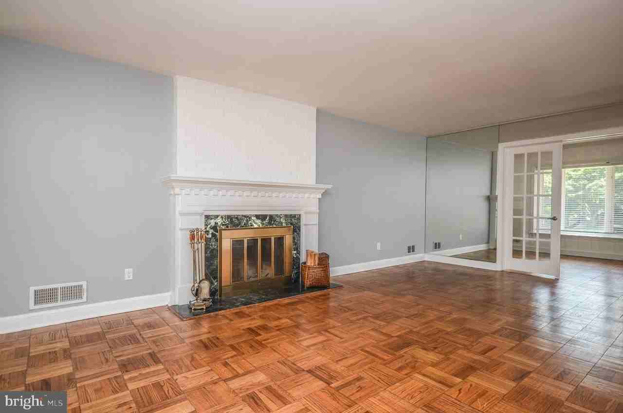 3313 Coquelin Ter - Photo 2 of 44