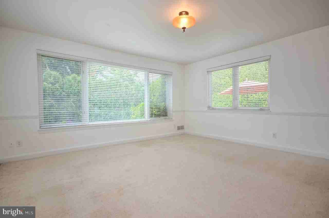 3313 Coquelin Ter - Photo 6 of 44